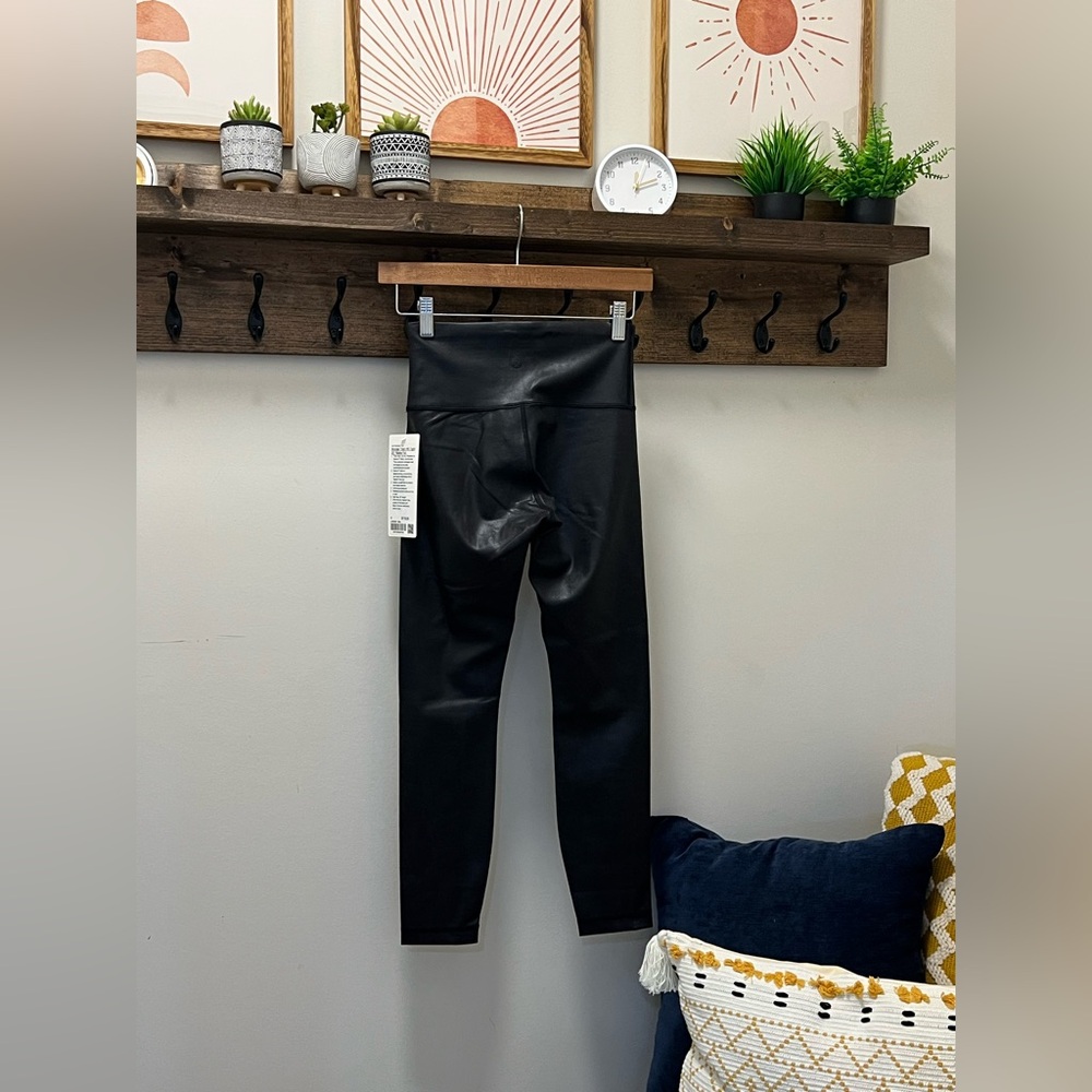 NWT lululemon Wunder Train High-Rise Tight 28” *Matte Foil Black, Size 4 - Picture 4 of 7
